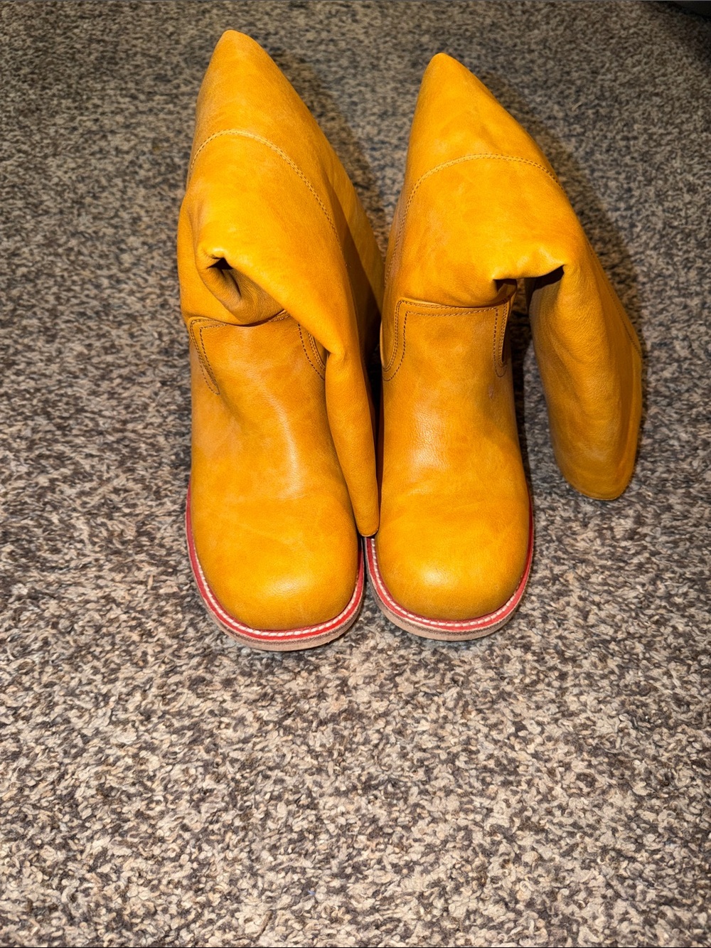 Knee-High Heeled Boots in Yellow